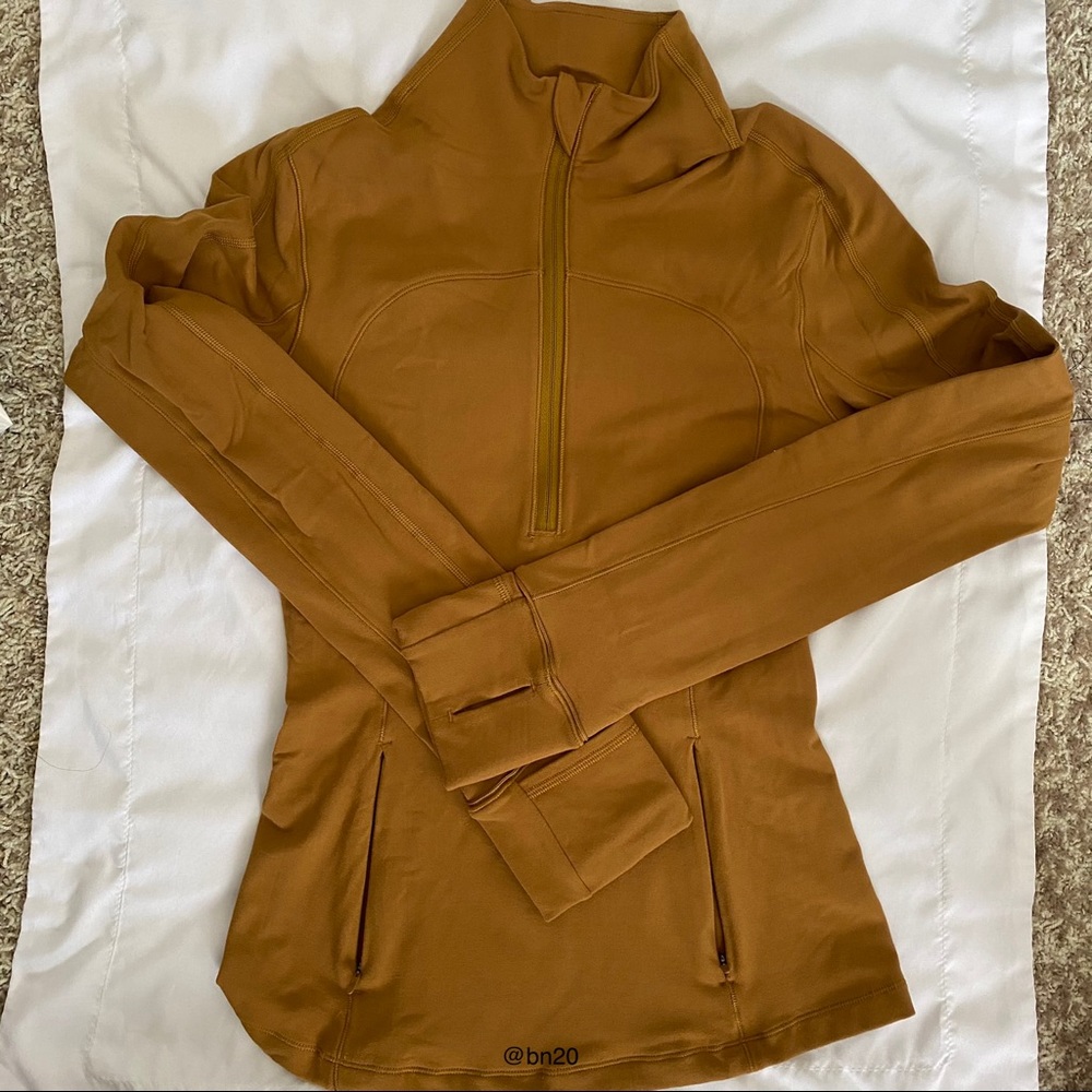 SOLD Lululemon Run Briskly 1/2 Zip